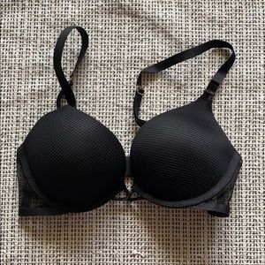 Black Victoria’s Secret Bombshell Plunge